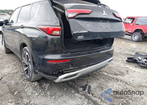 2024 Mitsubishi Outlander Se 2.5 2Wd z USA, uszkodzony, nr VIN JA4J3VA87RZ044769